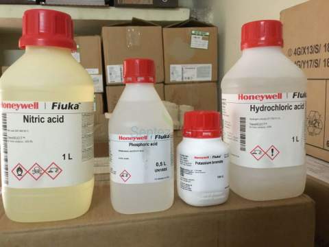 Fluka 30709 Nitric acid puriss. p.a., reag. ISO, reag. Ph. Eur., for determinations with dithizone, ≥65% Analiz Grade Cas 7697-37-2 2,5 Litre